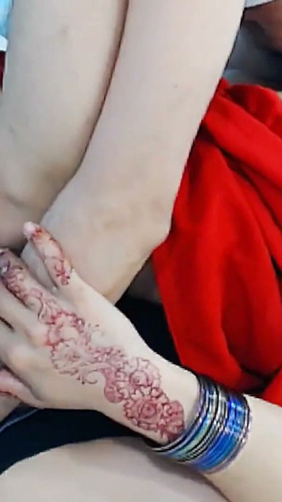 Vennens hotte kone knullet i missionary-stilling på soverommet – full HD desi-porn | Klipp 1