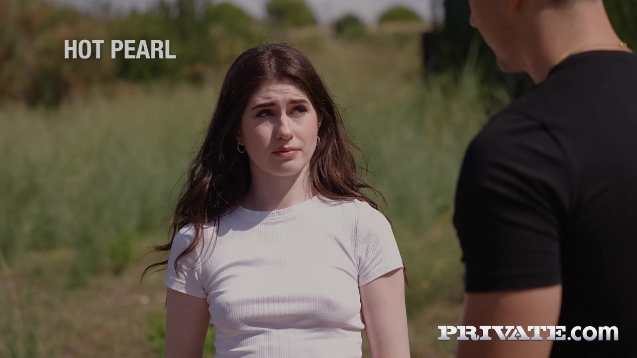 Private com – Do you know what Hot Pearl does when she wants anal sex but her husband isn’t there?