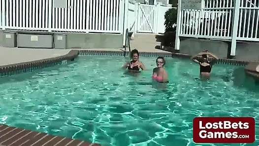 Das Strip-freeze-spiel ist mit einer spürbaren spannung gefüllt