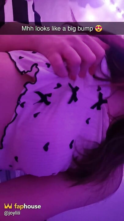 Joyliii Fucks a Dildo