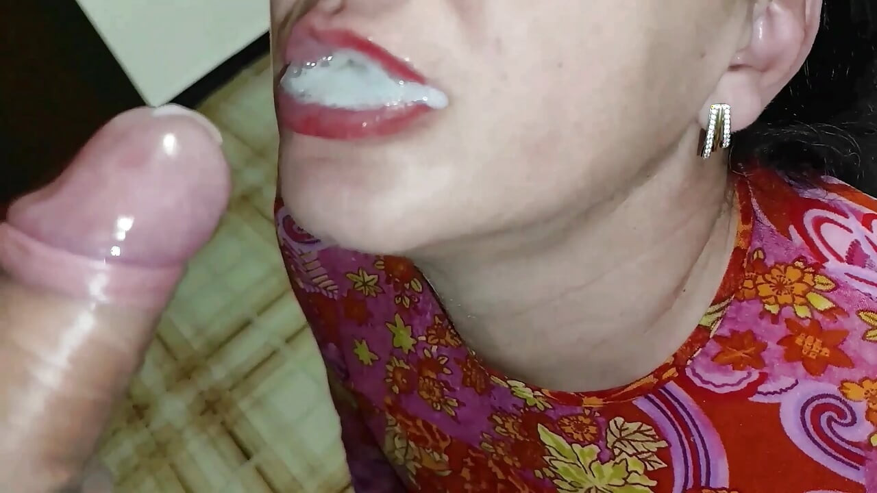 MILF Cum in Mouth Amateur Homemade