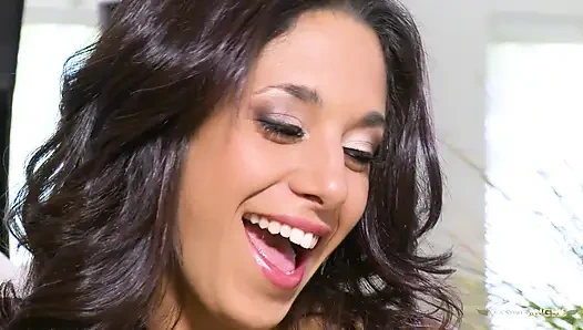 Gia Steel gets her pussy kissed and fucked deep