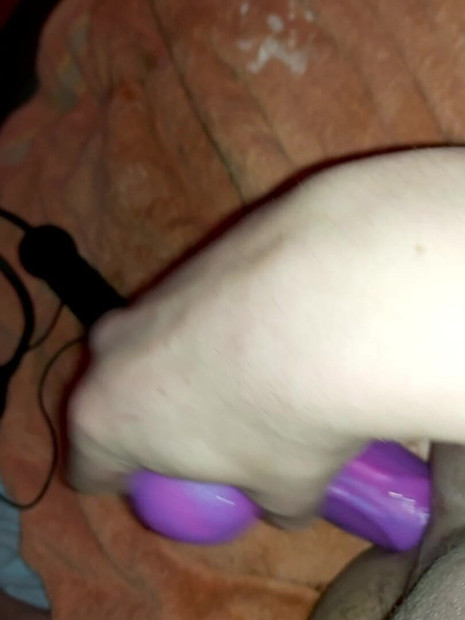 I fuck my ass with a monsterdildo
