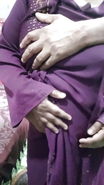 Hijabi muzułmańska żona obciąga i ruchana.