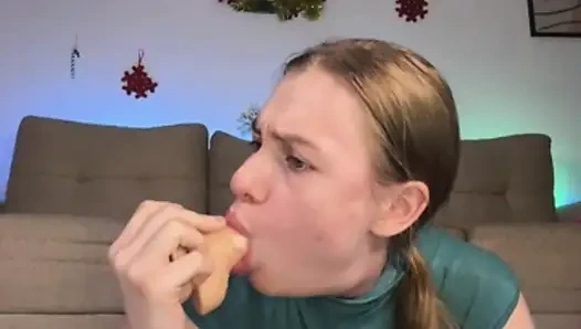 Sucking the dildo and anal fingering with jucielussie