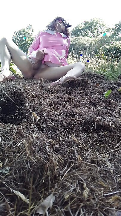 Sissy Lilly Wanking in the Field of Dreams