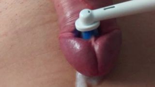Masturbation, bite, brosse pour les dents