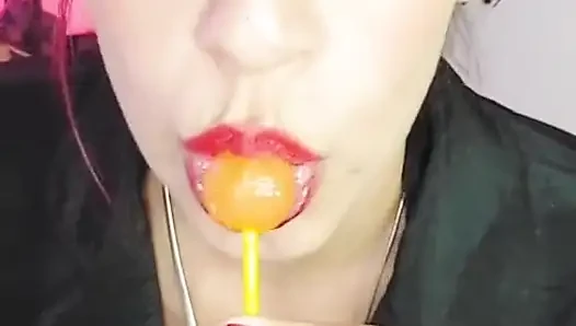 ShyyFxx ваш властный босс дрочит с Lollipop и заставляет тебя лизать ее киску, унижение