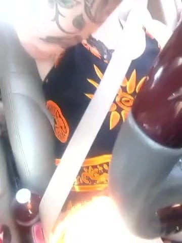 القيادة واللعب