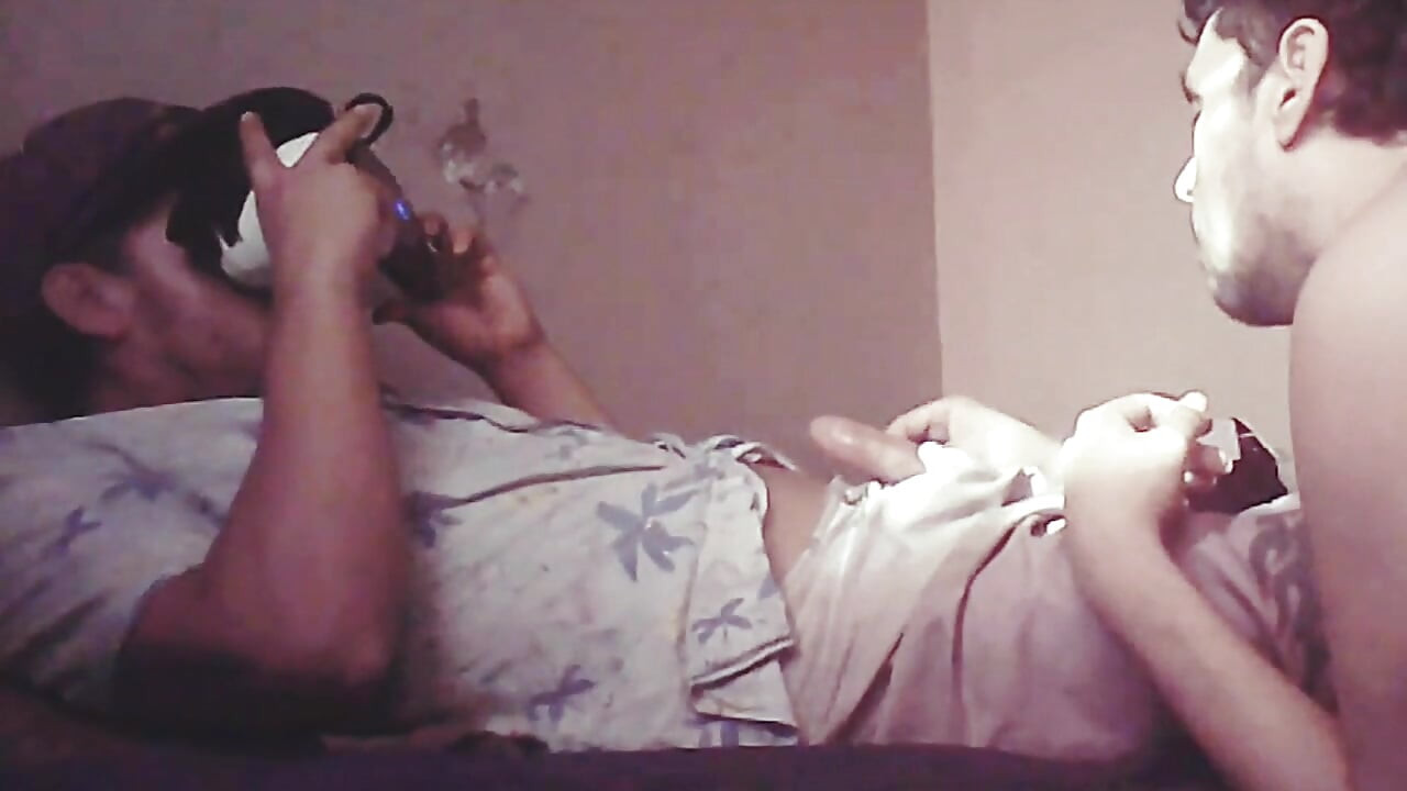 Heteroseksualac moje susjede vraća se na pušenje kurca