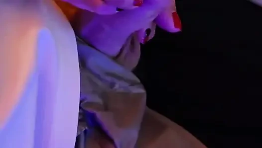 Melove seksi ayaklardan ayakla muamele