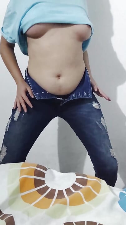 I get naked and dance to you showing my ass