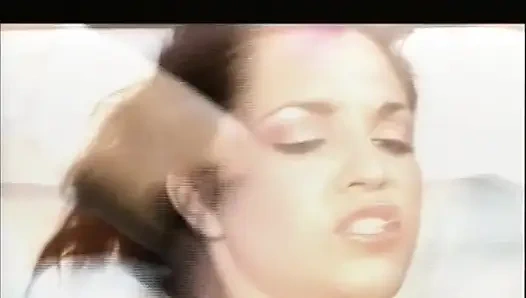 Ей нужно пососать большой жесткий член!