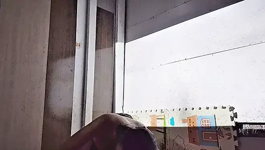 Oda arkadaşım Pinay dersten sonra yumuşak bir şekilde inliyor! Karanlıkta seks