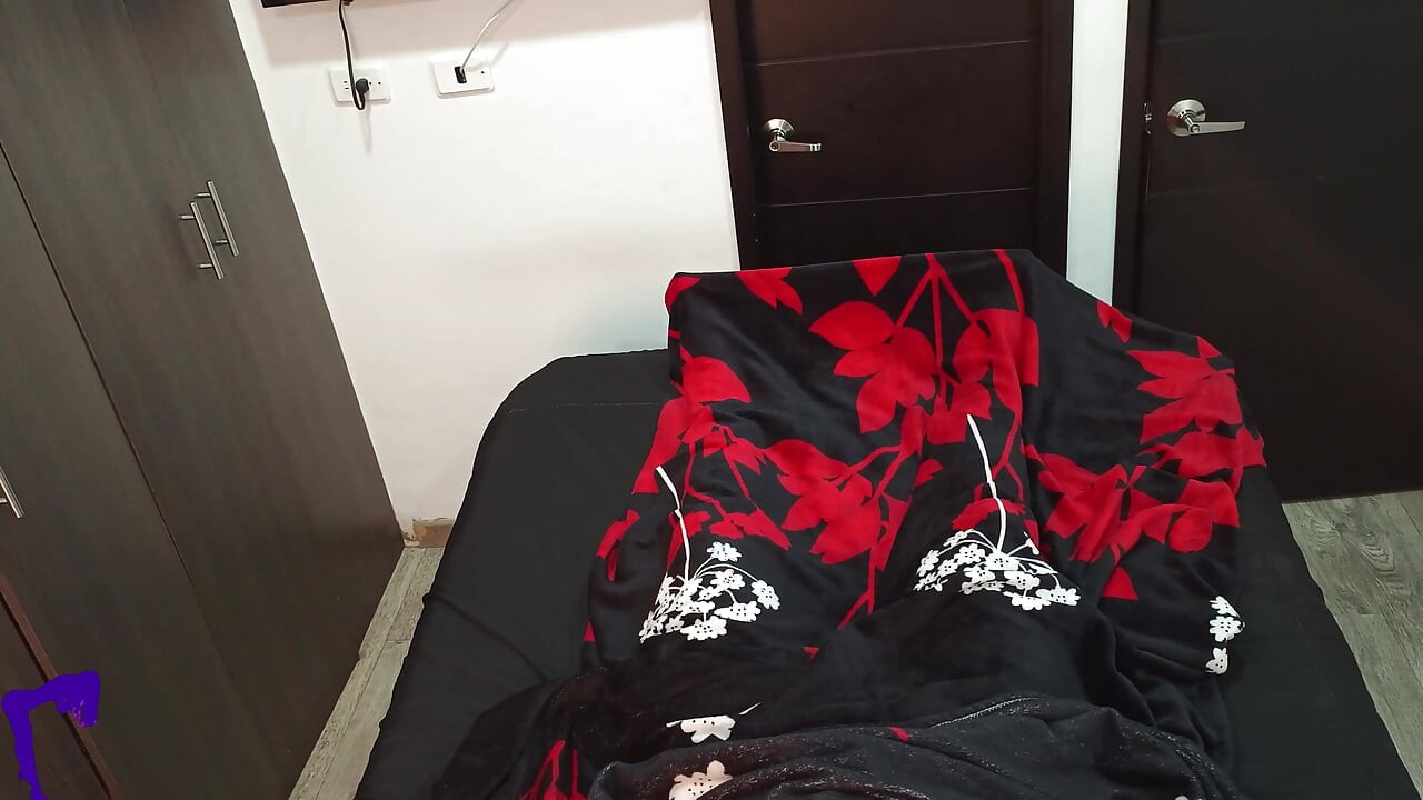 Amateur Real Homemade Couple with Hot Latina MILF Housemaid, Cowgirl & Doggystyle, Blowjob, Cum Reveal