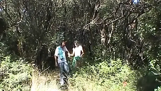 Pejalan kaki dan pelatih olahraga ngentot di jalan setapak