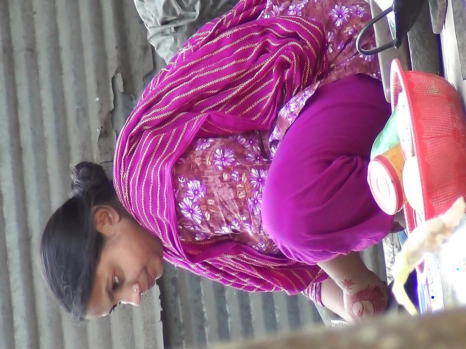 Kada moja žena kuva kod kuće, moja seksi žena med.