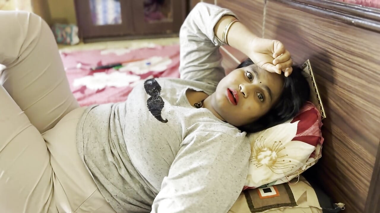 Indisk desi stefar har sex med hot,stedatter moro,hindi lyd sesong 02
