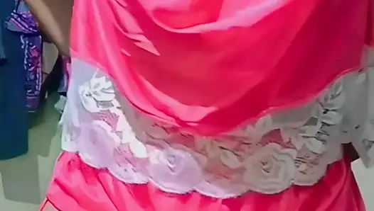 Моя девушка давит на ее сиськи и трахает пальцами ее возбужденную киску для куколда хочет беременной