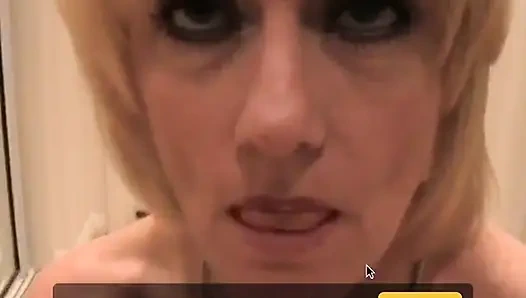 Melanie seksi bejat: dipake lagi