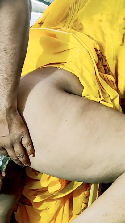 Thrilling moment from "Indian Desi Mommy fuking"