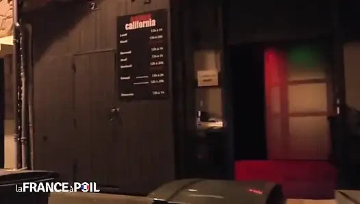 Erstes mal erfahrung für unsere hübsche studentin jessica in einem club für swinger