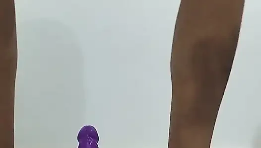 Wie Dildo dildo wird gelutscht