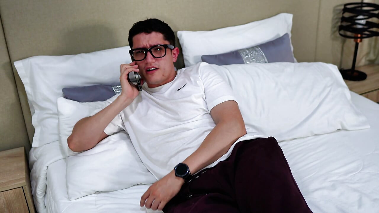 Doctor's recommendations: fuck with the nurse and receive a deep blowjob until I cum in my mouth