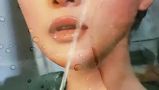 Selena vollgepisst