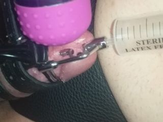 Bite percée dans bondage cbt, prise de pénis, électro, éjaculation dans un tube