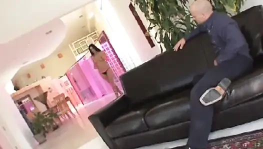 Sexy brünette wird von ihrem ehemann gefickt und mit großem hartem schwanz geritten
