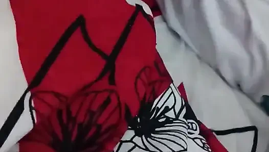 Karım tırnaklarını yaparken mastürbasyon yapıyorum