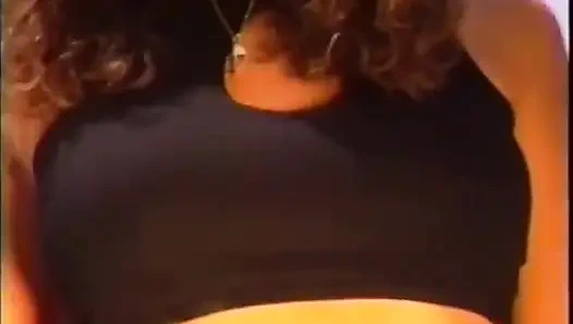 Schönes schätzchen leckt muschi und fickt im monat