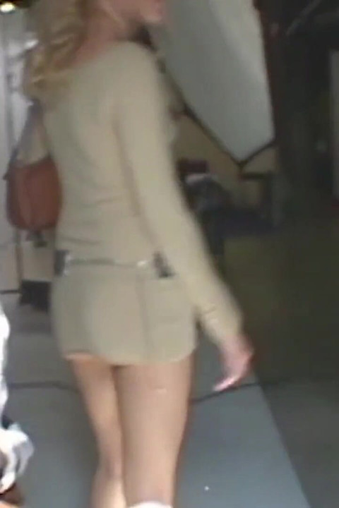 Οι καλλιτέχνες Pick up σήμερα συναντούν μια ενθουσιώδη ξανθιά με ψηλά τακούνια γεμάτη περιέργεια.