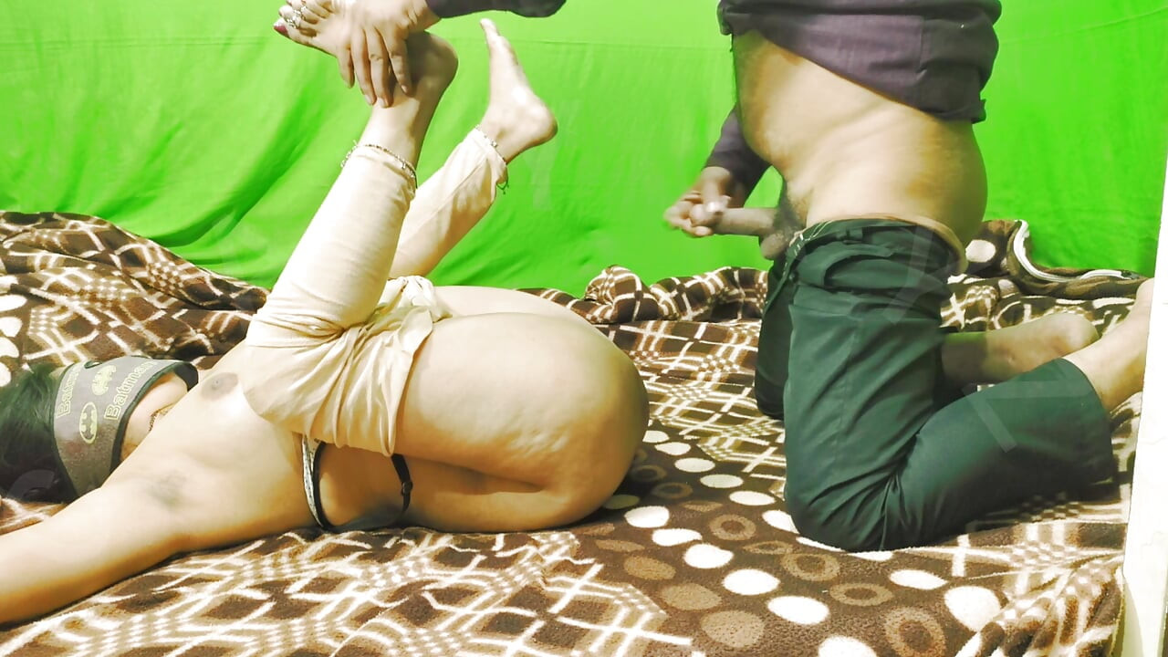 Videoclip cu sex dur cu fată indiană cu strâmtă, fată desi locală din sat video cu sex de noapte