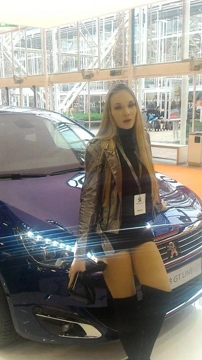Blonde Car model