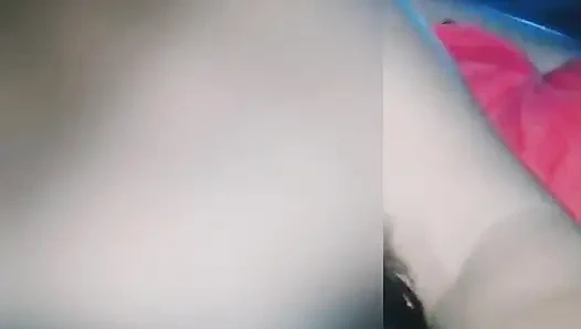 Melakukan seksual cepat-cepat bersama istri tetangga dari ruang tangah pindah ke kamarnya