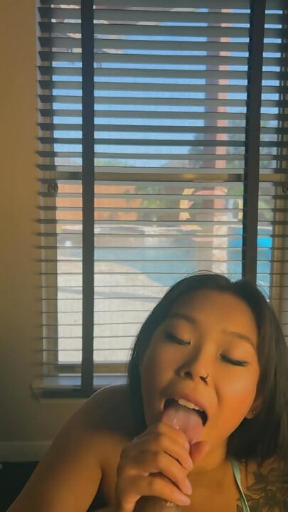 sexy asian girl giving handjob and blowjob huge cumshot