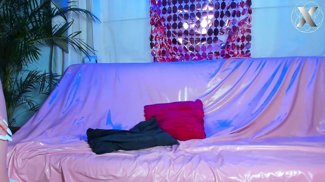 Menggosok vagina saya ke bantal membayangkan ia adalah wajah anda
