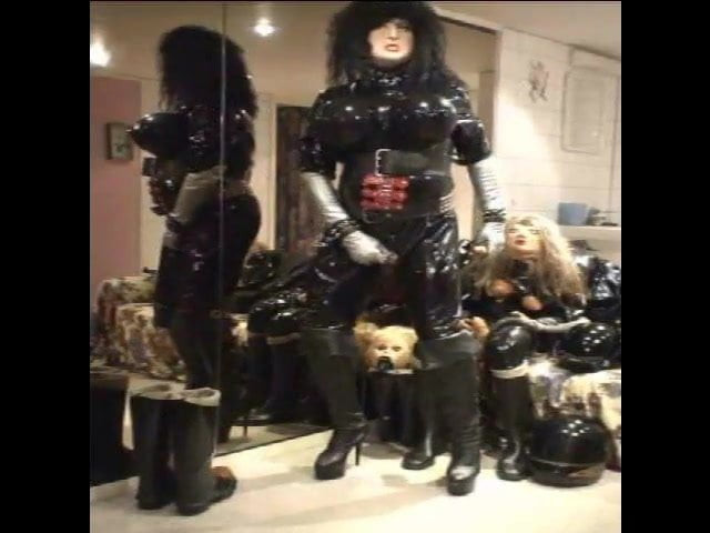 Roxina Latex Lusty X