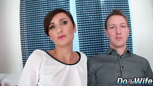 Sperma-durstige ehefrau gabrielle Gucci schluckt sich auf einem bbc
