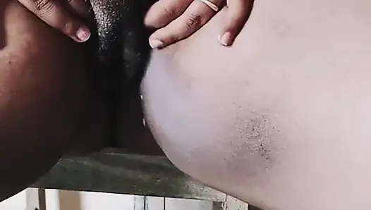 Beni sikip amcığımın içine boşalmanı istiyorum