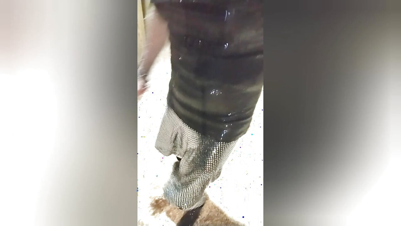 Kurvasti transvestit se igra na web kameri