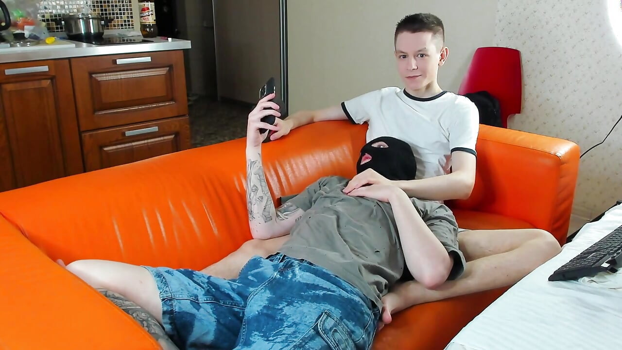 แค่นอนพักและผ่อนคลายกับบัดดี้ของคุณ