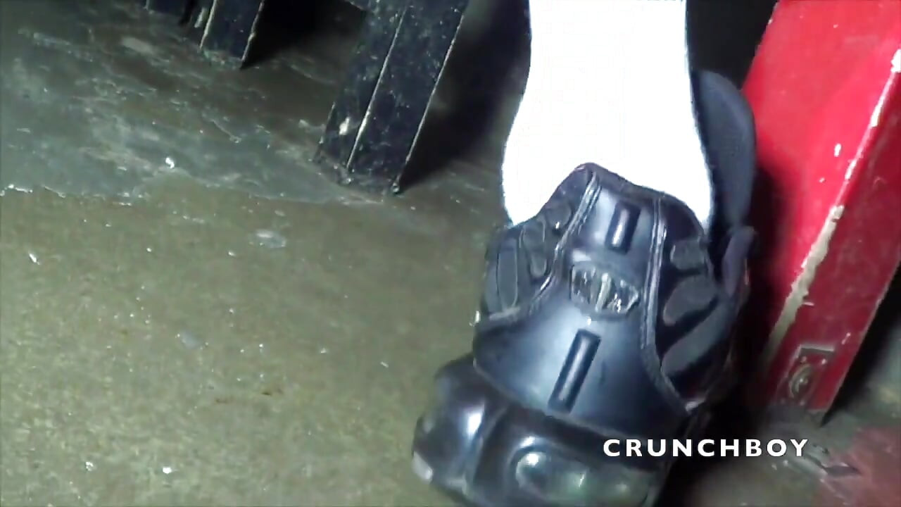 Un méchant se fait baiser sans capote par Luca Skets