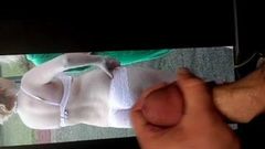 Cum hold na zadku oblečeném v prádle