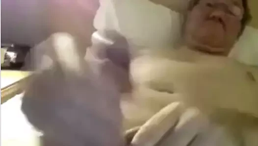 Dede kamerada boşalıyor