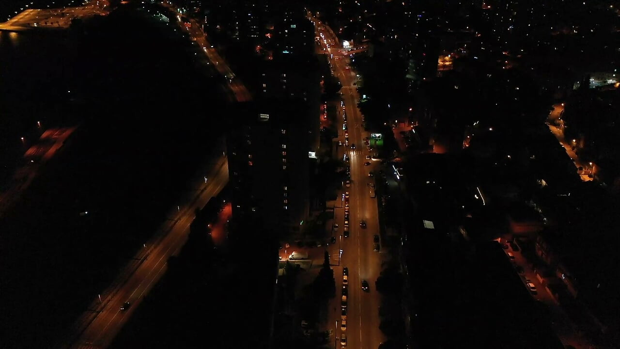 chill street at night safe