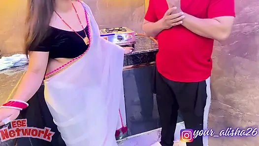 Bhabhi Ne Bulaya Sabzi Waale Ko Gharpe aur phir Ghapa-gap-ghapa-gap...