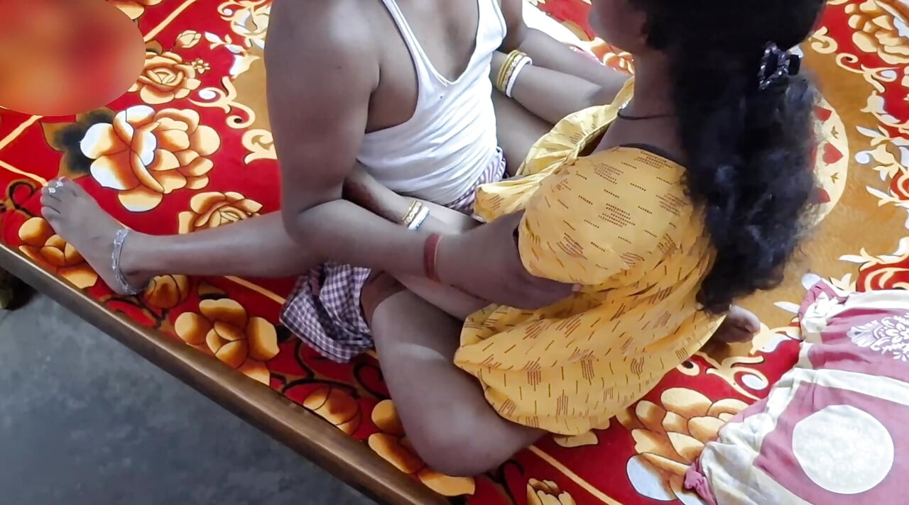 Une petite amie indienne desi se fait baiser à Oyo